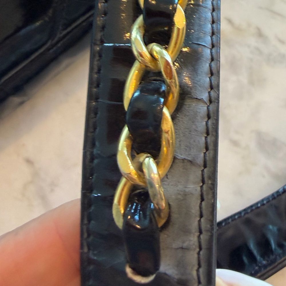 Vintage Chanel black patent enamel belt bag - Picture 9 of 17